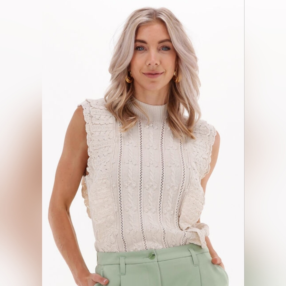 Summum ivory sleeveless sweater top